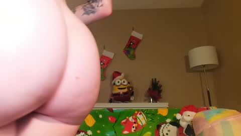 Snapshot of khloeexoxo chatting on 12-19-24, 12:24 Khloe online show from 12-19-24, 12:24