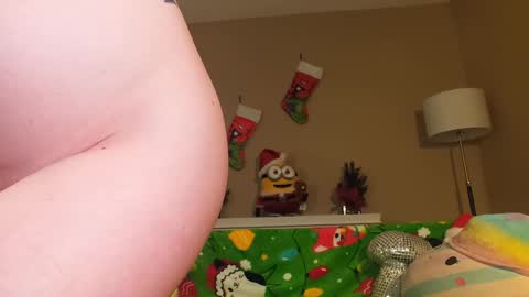 Snapshot of khloeexoxo chatting on 12-21-24, 04:19 Khloe online show from 12-21-24, 04:19