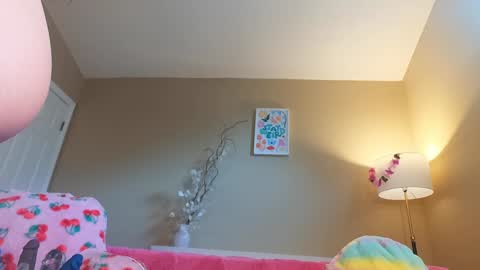 Snapshot of khloeexoxo chatting on 01-28-25, 09:50 Khloe online show from 01-28-25, 09:50