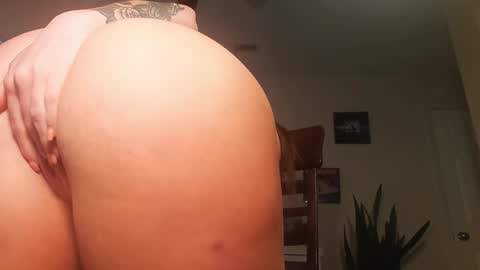 Snapshot of khloeexoxo chatting on 11-05-25, 10:54 Khloe online show from 11-05-25, 10:54