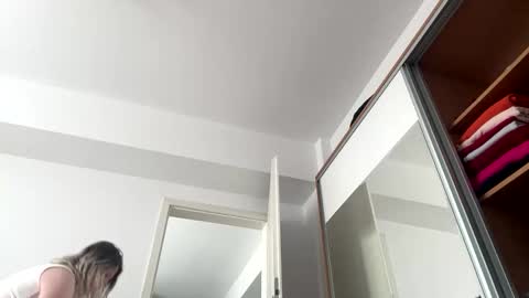 Snapshot of khloekross chatting on 02-20-26, 09:54 khloekross online show from 02-20-26, 09:54