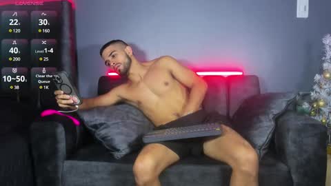 Khriss brown online show from 12-16-24, 07:43