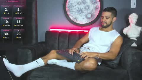 Khriss brown online show from 02-03-25, 10:43