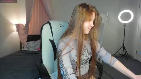 Snapshot of ki_wizz chatting on 10-08-25, 03:04 Ellie online show from 10-08-25, 03:04