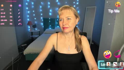 Snapshot of ki_wizz chatting on 03-08-26, 10:52 Ellie online show from 03-08-26, 10:52