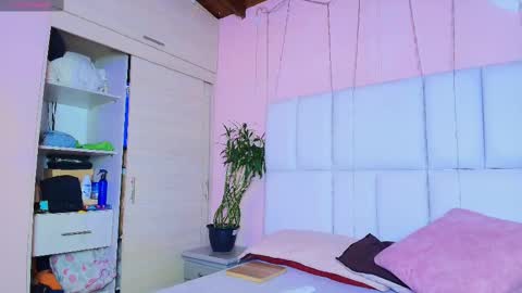    N         M online show from 03-03-25, 11:33