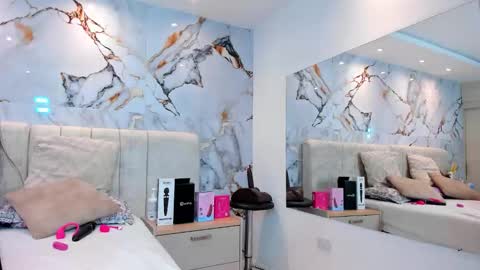    N         M online show from 02-04-26, 02:06