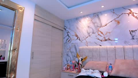    N         M online show from 04-12-26, 01:32