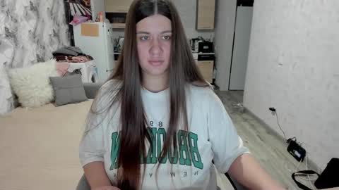 kianna_dior_ online show from 11-18-25, 11:25