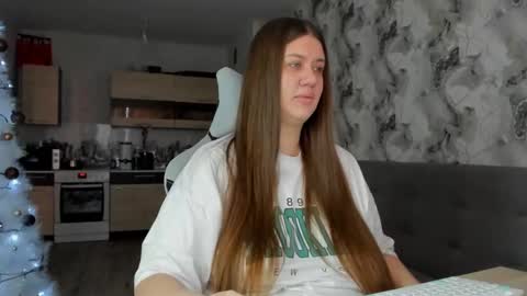 kianna_dior_ online show from 12-15-25, 09:57