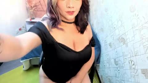 kiara Cruz online show from 04-10-26, 08:35