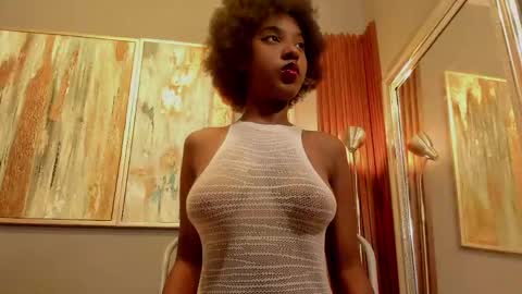 Snapshot of kiara_curls chatting on 05-18-26, 11:49 Kiara online show from 05-18-26, 11:49
