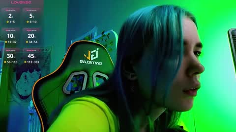 Snapshot of kiara_dream chatting on 09-10-25, 09:15 Kira online show from 09-10-25, 09:15