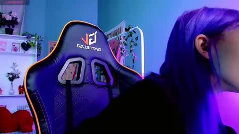 Snapshot of kiara_dream chatting on 11-13-25, 09:25 Kira online show from 11-13-25, 09:25