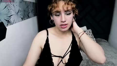 Snapshot of kiara_fox__ chatting on 12-16-25, 08:25 KIARA FOX online show from 12-16-25, 08:25