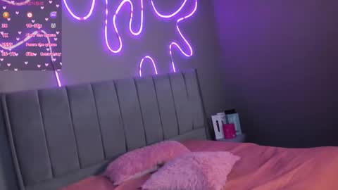 K I A R A            online show from 03-06-26, 09:22