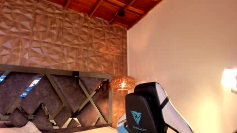 kiara_velvet__ online show from 04-06-26, 05:19