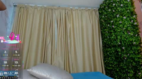 Kiara Zahiri online show from 09-25-25, 11:14