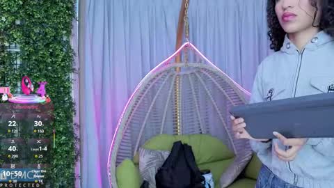 Kiara Zahiri online show from 10-14-25, 11:00