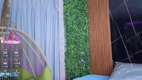 Kiara Zahiri online show from 10-20-25, 10:59