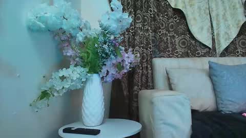 Snapshot of kiaraa88 chatting on 11-26-25, 11:55 Valery online show from 11-26-25, 11:55