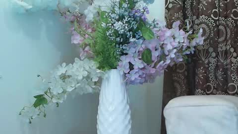 Snapshot of kiaraa88 chatting on 11-28-25, 11:35 Valery online show from 11-28-25, 11:35