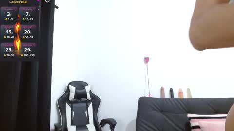 Snapshot of kiararider chatting on 02-08-25, 11:24 KiaraRider online show from 02-08-25, 11:24