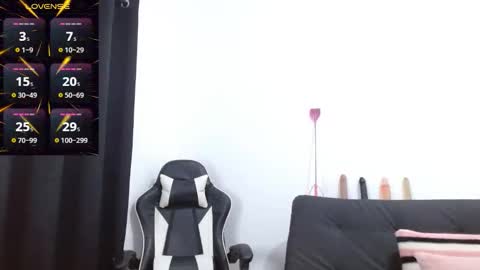 Snapshot of kiararider chatting on 09-25-25, 06:44 KiaraRider online show from 09-25-25, 06:44