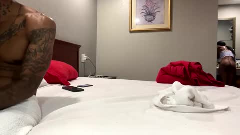 HunneysPlayRoom online show from 11-04-25, 08:41