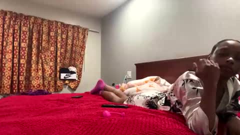 HunneysPlayRoom online show from 12-14-25, 10:53