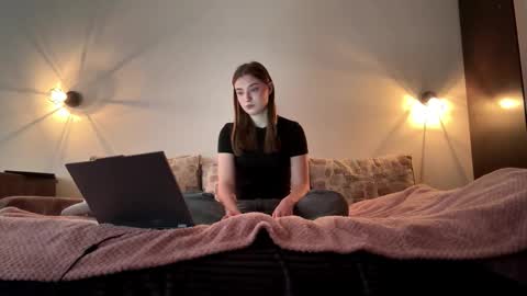 Snapshot of kierstentates chatting on 03-06-26, 12:34 Ola my name is Lissa Lets hit 10 Thumbs Up together online show from 03-06-26, 12:34