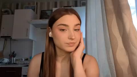 Ola my name is Lissa  Lets hit 10 Thumbs Up together   online show from 04-22-26, 07:22