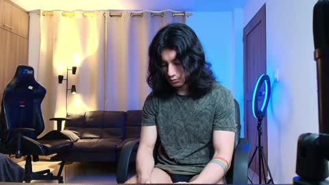 Snapshot of kikeruiz_19 chatting on 12-31-24, 02:47 kikeruiz 19 online show from 12-31-24, 02:47