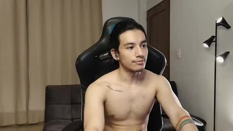 Snapshot of kikeruiz_19 chatting on 02-27-25, 12:21 kikeruiz 19 online show from 02-27-25, 12:21