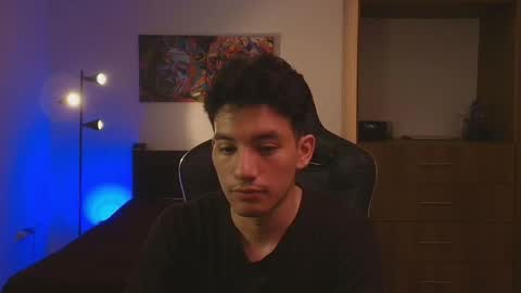 Snapshot of kikeruiz_19 chatting on 10-31-25, 07:48 kikeruiz 19 online show from 10-31-25, 07:48