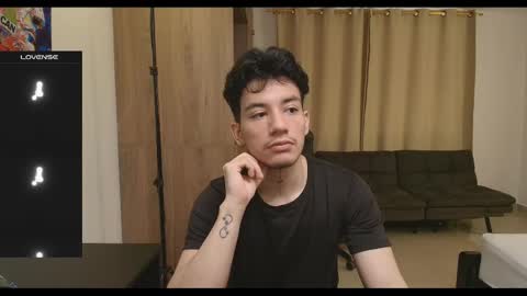 Snapshot of kikeruiz_19 chatting on 11-22-25, 03:44 kikeruiz 19 online show from 11-22-25, 03:44