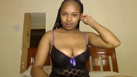 Snapshot of kiki_beby chatting on 04-26-26, 08:06 Angela online show from 04-26-26, 08:06