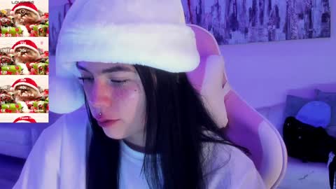 Snapshot of kiki_cams chatting on 12-10-24, 06:17 kIKI online show from 12-10-24, 06:17