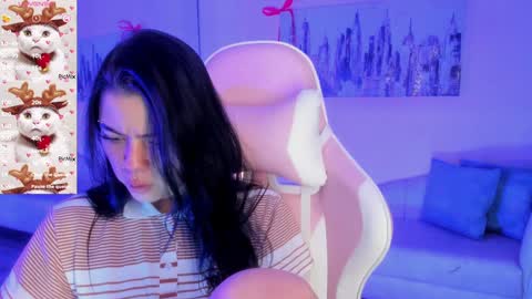 Snapshot of kiki_cams chatting on 12-17-24, 07:07 kIKI online show from 12-17-24, 07:07