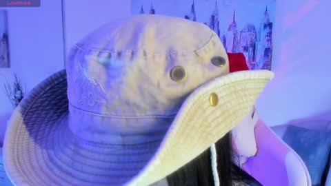 Snapshot of kiki_cams chatting on 12-28-24, 04:41 kIKI online show from 12-28-24, 04:41