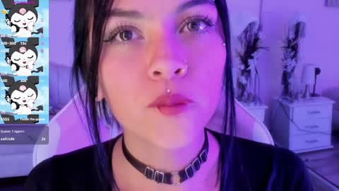 Snapshot of kiki_cams chatting on 01-22-25, 10:29 kIKI online show from 01-22-25, 10:29