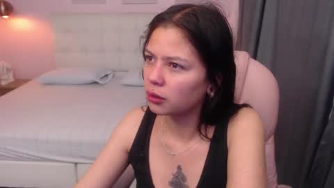 Snapshot of kiki_cams chatting on 09-19-25, 11:33 kIKI online show from 09-19-25, 11:33