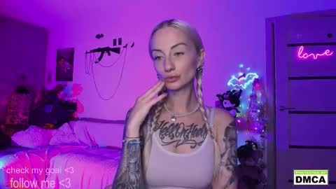 Snapshot of kiki_cute__ chatting on 09-14-25, 11:59 Kiki online show from 09-14-25, 11:59