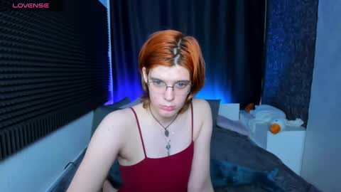 Snapshot of kiki_krash chatting on 12-03-24, 07:22 Kiki online show from 12-03-24, 07:22