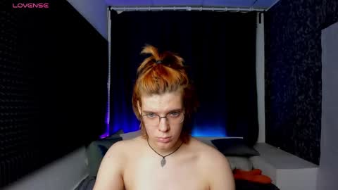 Snapshot of kiki_krash chatting on 12-11-24, 01:49 Kiki online show from 12-11-24, 01:49