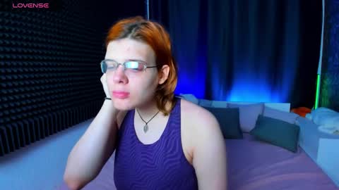 Snapshot of kiki_krash chatting on 12-16-24, 10:08 Kiki online show from 12-16-24, 10:08