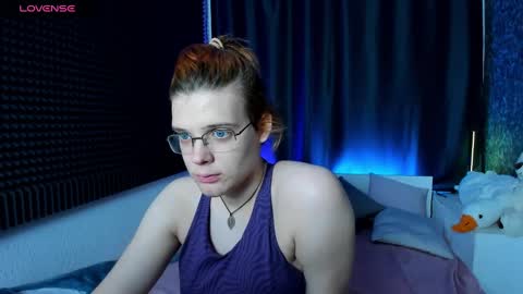 Snapshot of kiki_krash chatting on 12-25-24, 10:06 Kiki online show from 12-25-24, 10:06