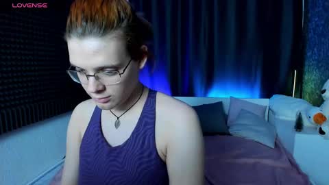 Snapshot of kiki_krash chatting on 12-25-24, 02:13 Kiki online show from 12-25-24, 02:13