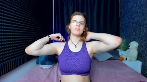 Snapshot of kiki_krash chatting on 01-07-25, 10:22 Kiki online show from 01-07-25, 10:22