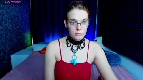 Snapshot of kiki_krash chatting on 01-11-25, 01:32 Kiki online show from 01-11-25, 01:32